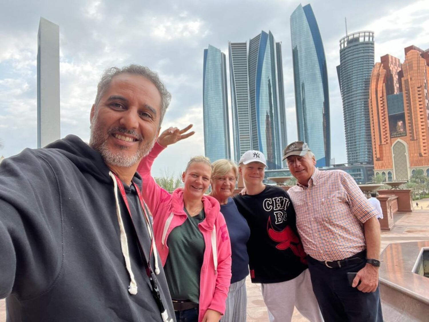Hire a Tour Guide In Dubai For Better Experience