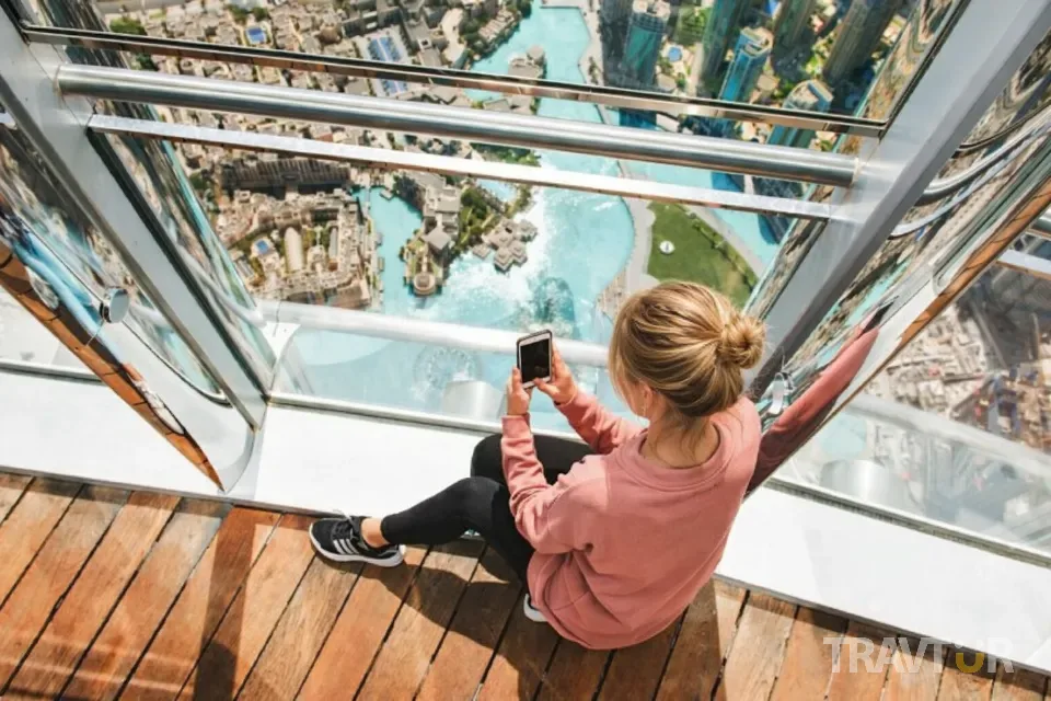 Burj Al Arab photo stop Dubai layover tour