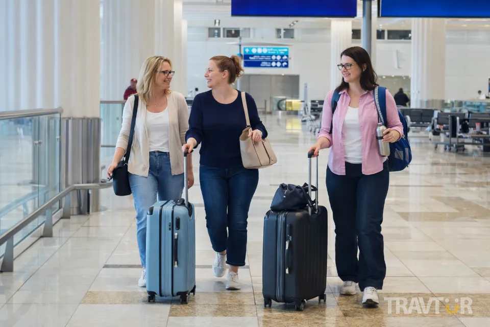 Dubai Layover Guide: 4 Perfect Itineraries for 2026 2 Dubai Layover Tour with Burj Khalifa Ticket for a Dubai layover