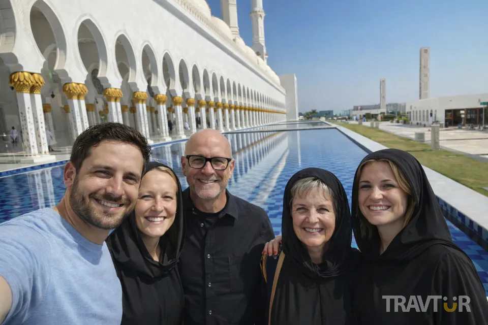 Grand Mosque Abu Dhabi guided visit