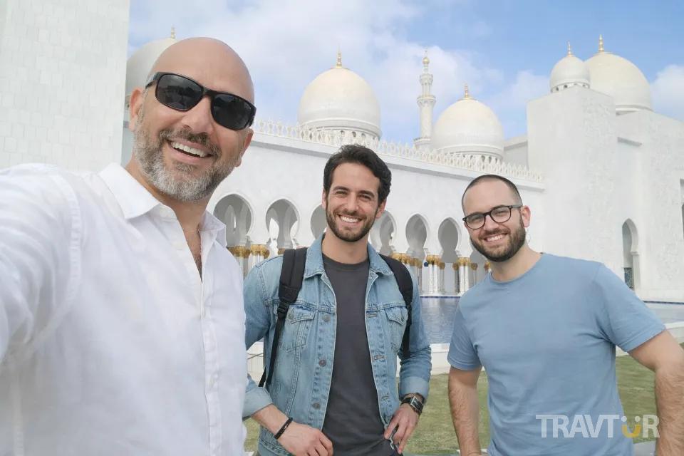Sheikh Zayed Grand Mosque on Abu Dhabi City Tour with Qasr Al Watan Ticket