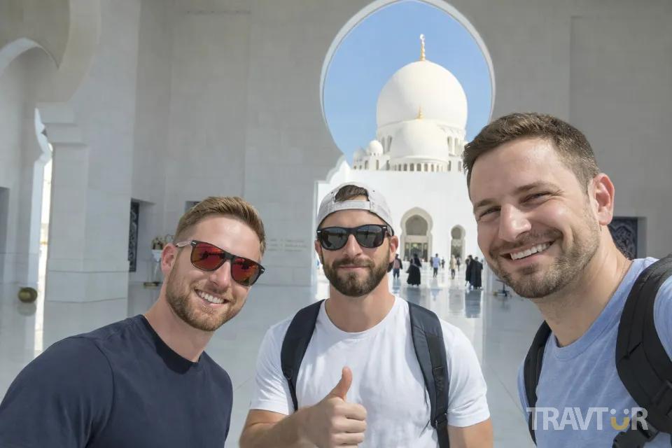 Sheikh Zayed Mosque Abu Dhabi tour visit
